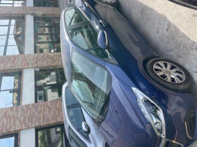 Peugeot 208 1.6 hdi bleue  de 2017