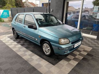  Voir détails -Renault Clio 1.2i RN à Nantes (44)