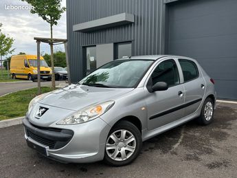 Voir détails -Peugeot 206 1.4 HDI 70 CH URBAN 5P 1 ERE MAIN ? 5000 à Eschau (67)
