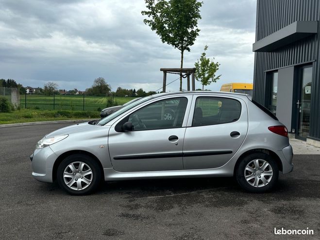 Peugeot 206 1.4 HDI 70 CH URBAN 5P 1 ERE MAIN ? 5000 Gris de 2010