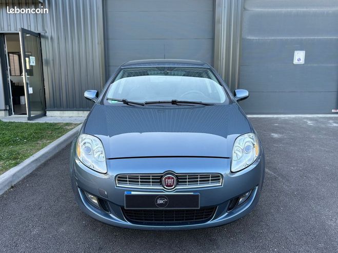 Fiat Bravo 1.4 16V 90 CH DYNAMIC 5 PORTES Bleu de 2007