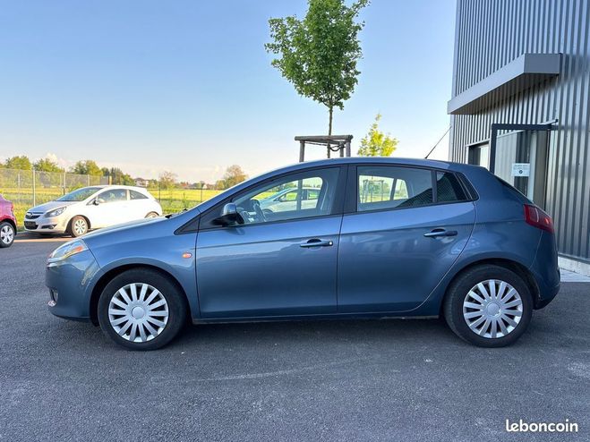 Fiat Bravo 1.4 16V 90 CH DYNAMIC 5 PORTES Bleu de 2007