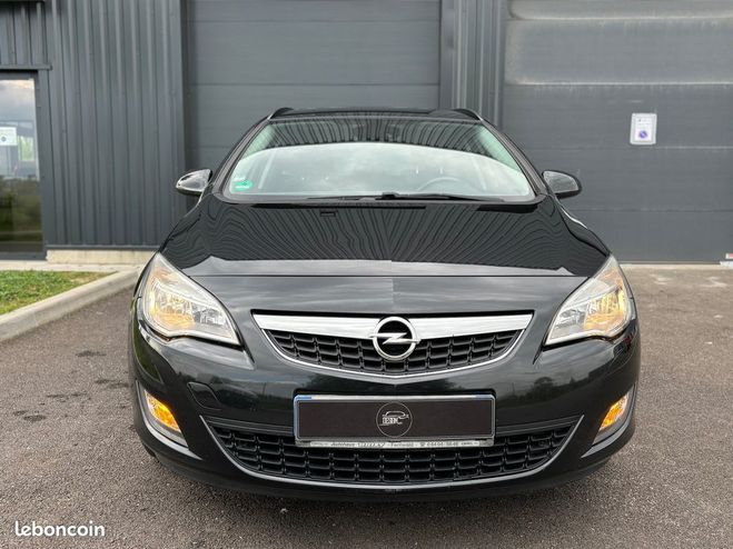 Opel Astra SPORTS TOURER 1.7 CDTI 130 CH DESIGN CAR Noir de 2011