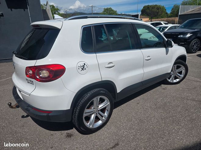 Volkswagen Tiguan 2.0 tdi 140 cv confortline jante r line Blanc de 2010