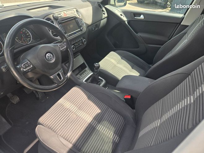 Volkswagen Tiguan 2.0 tdi 140 cv confortline jante r line Blanc de 2010