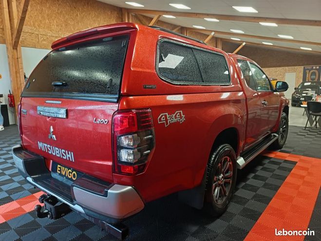 Mitsubishi L 200 CLUB CAB 2.2 DID 150 INTENSE NAVI 4WD Orange de 2020