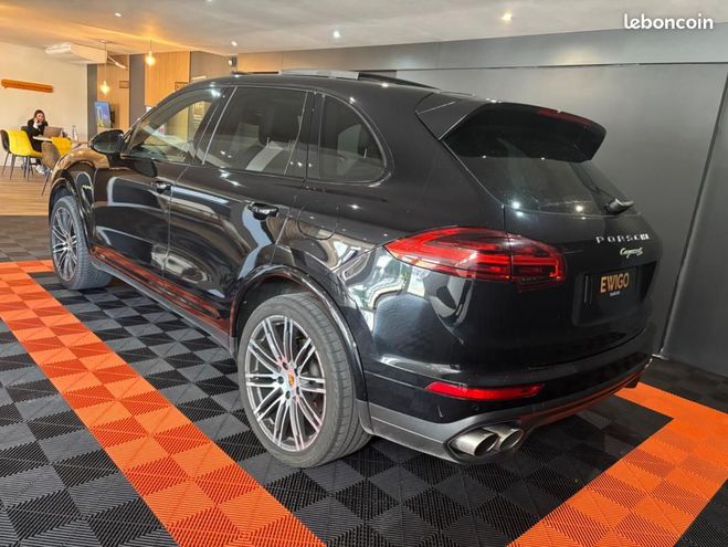 Porsche Cayenne 3.0 V6 E-HYBRID 416CH S TIPTRONIC-S BVA  Noir de 2016