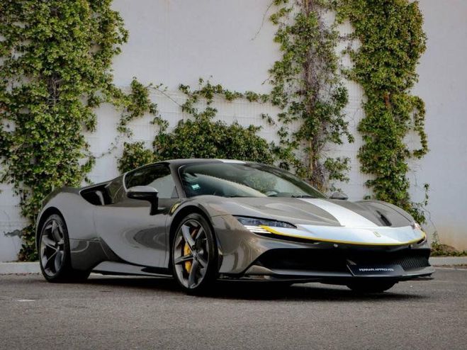 Ferrari SF90 Stradale  Gris de 2021