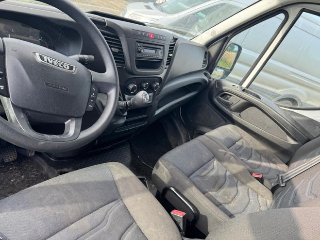 Iveco Daily 33 S 14S h2 MOTEUR HS Blanc de 2019
