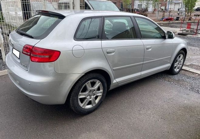 Audi A3 BVA 1.6 TDI 105CH DPF START/STOP  de 2010
