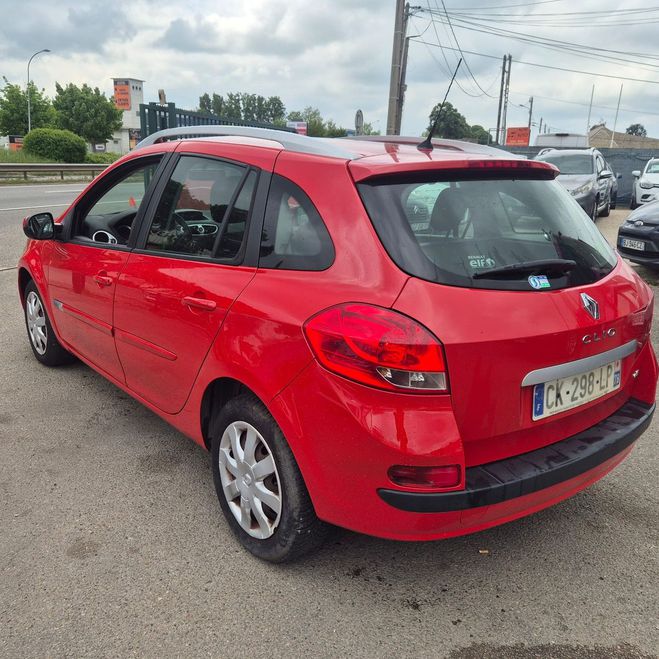 Renault Clio III (2) ESTATE 1.5 DCI 90 EXPRESSION CLI Rouge de 2012