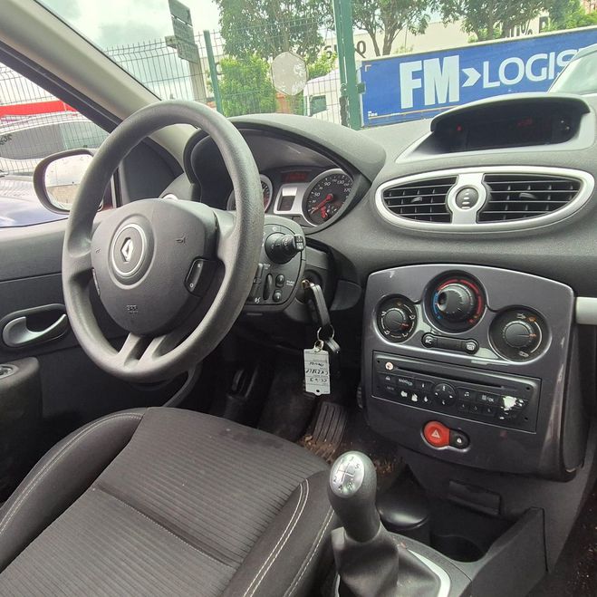 Renault Clio III (2) ESTATE 1.5 DCI 90 EXPRESSION CLI Rouge de 2012