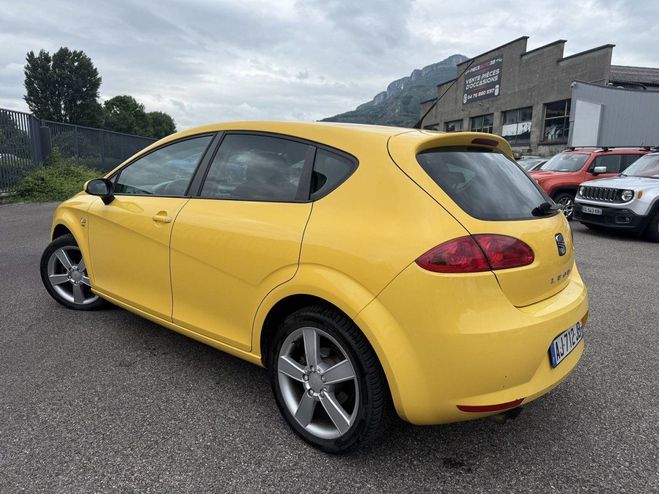 Seat Leon 2.0 TDI140 STYLANCE Jaune de 2006