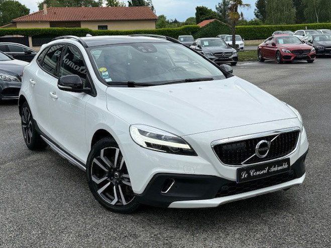 Volvo V40 CROSS COUNTRY D3 ADBLUE 150CH GEARTRONIC Blanc de 2019