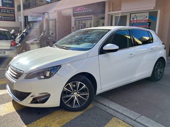  Voir détails -Peugeot 308 1.2l PureTech 130 CV BVM6 Pack Allure à Nice (06)