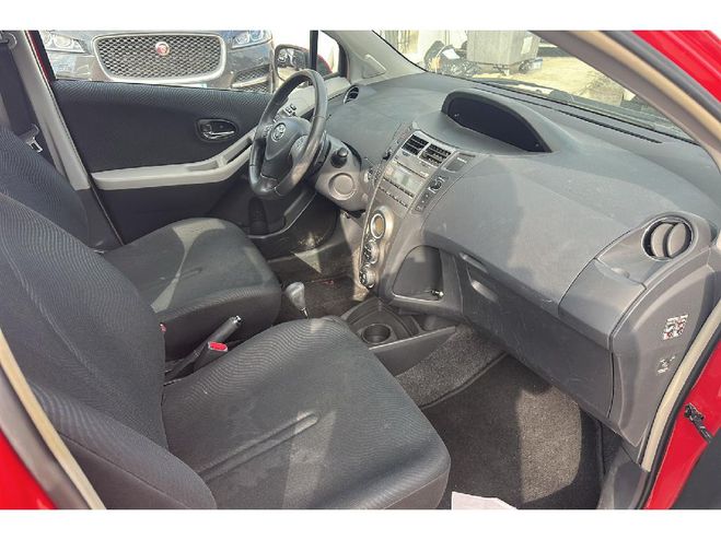 Toyota Yaris 1.33 dual vvt-i EXECUTIVE Rouge de 2010