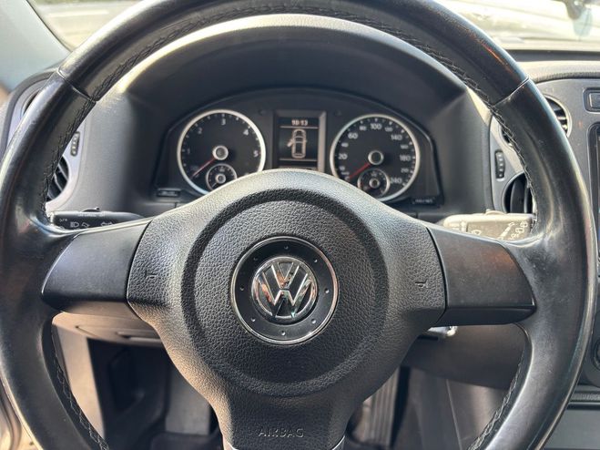 Volkswagen Tiguan (2) 2.0 TDI 140 BLUEMOTION TECHNOLOGY BU Gris de 2013