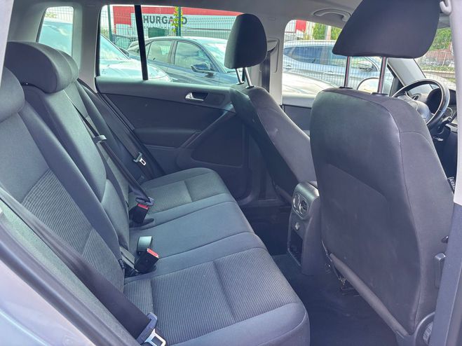 Volkswagen Tiguan (2) 2.0 TDI 140 BLUEMOTION TECHNOLOGY BU Gris de 2013