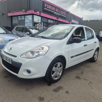  Voir détails -Renault Clio III (2) 1.2 16V 75 AUTHENTIQUE 5P BELLE à Coignires (78)