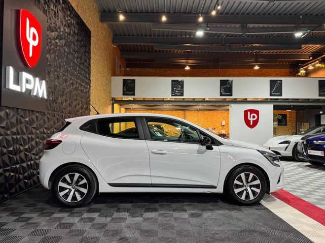 Renault Clio V (BJA) 1.6 E-Tech hybride 140ch Busines BLANC de 2022