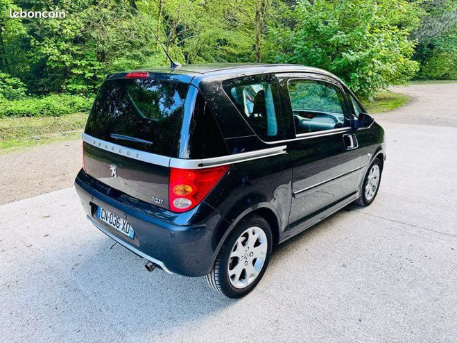 Peugeot 1007 1.6 16v 110 ch Automatique Noir de 2009