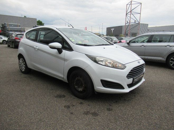Ford Fiesta 1.5 TDCi 75 FAP Trend Blanc de 2014