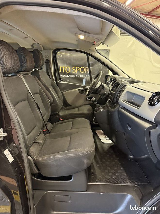 Renault Trafic L2H1 Grd Confort 6 places Cab approfondi Noir de 2017