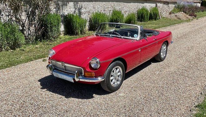 MG MGB roadster 1977 Rouge de 1977