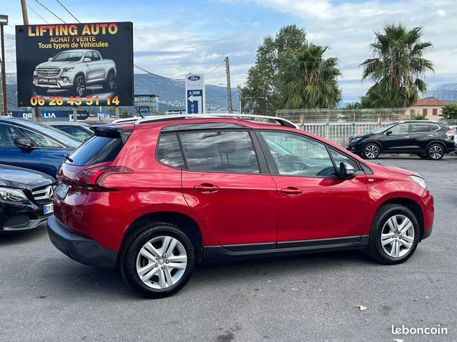 Peugeot 2008 1.2l 12v s&s 110 ch Rouge de 2017