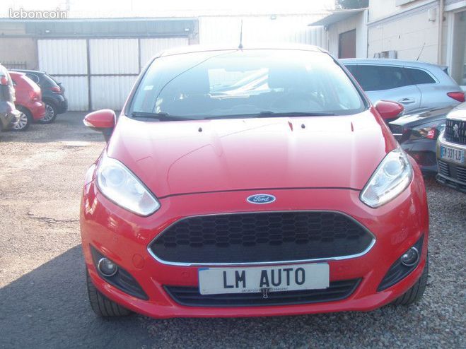 Ford Fiesta V (2) 1.0 80 S&S TITANIUM 5P Rouge de 2016