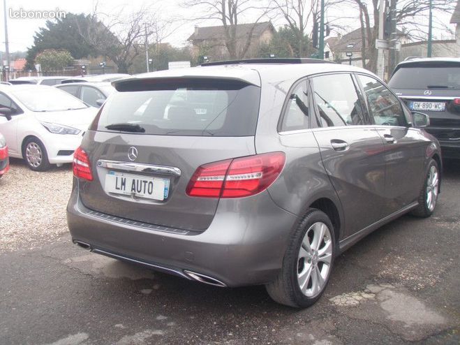 Mercedes Classe B II (2) 180 D SENSATION 7G-DCT Gris de 2015