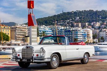  Voir détails -Mercedes 220 SE b à Nice (06)
