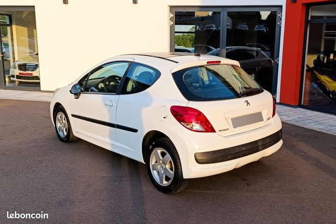 Peugeot 207 Urban Move 1.4 VTi 16V 95ch Blanc de 2010