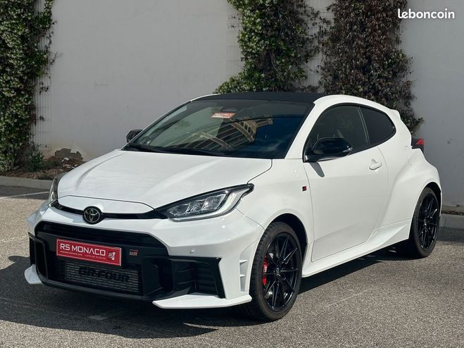 Toyota Yaris iv (2) 1.6 gr Blanc de 2024