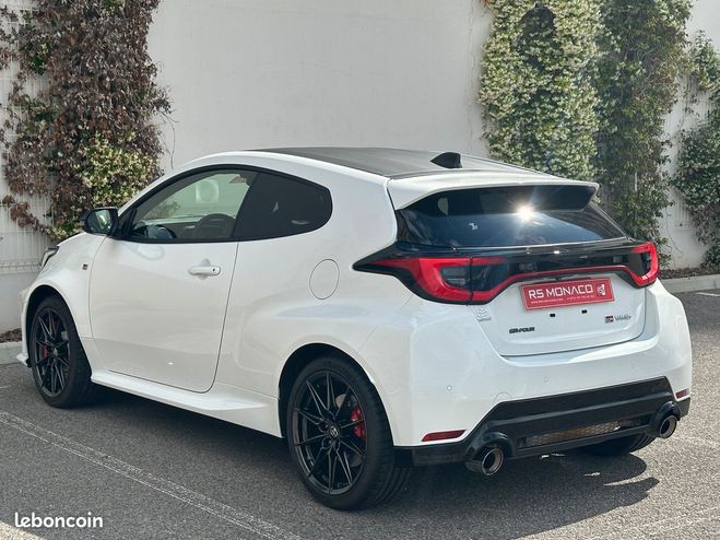 Toyota Yaris iv (2) 1.6 gr Blanc de 2024