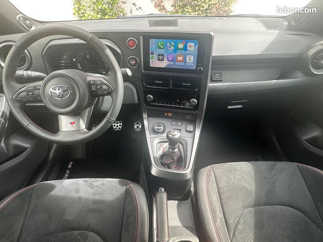 Toyota Yaris iv (2) 1.6 gr Blanc de 2024