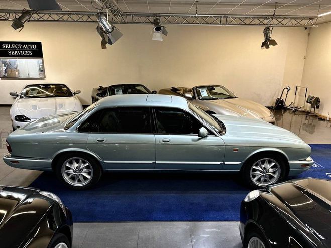 Jaguar XJ II 3.2 V8 BA BLEU de 1998