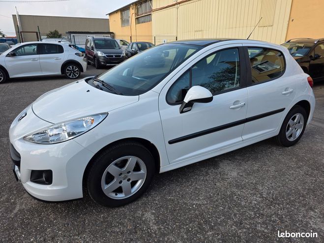 Peugeot 207 1.4l 95ch Urban Move  de 2010