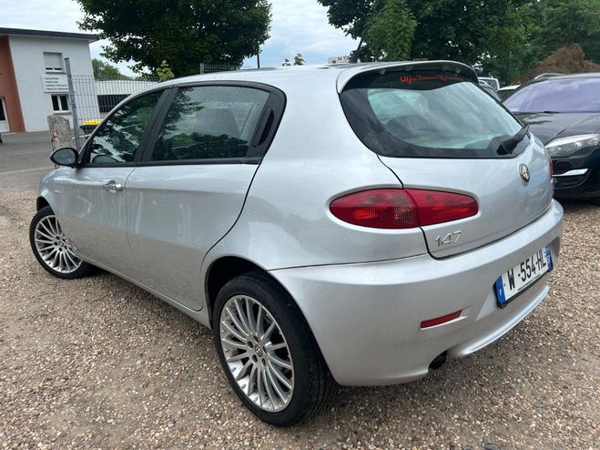 Alfa romeo 147 1.9 JTDM 150 DISTINCTIVE Gris de 2007
