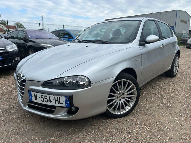Alfa romeo 147 1.9 JTDM 150 DISTINCTIVE Gris de 2007