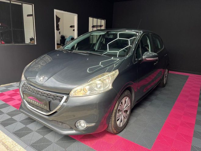 Peugeot 208 1.2 VTi 82ch BVM5 Active 1ERE MAIN / SUI Gris de 2013