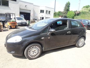  Voir détails -Fiat Grande Punto 1.2 8V 65CH DOLVIA 3P à Chilly-Mazarin (91)