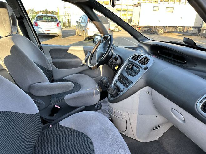 Citroen Xsara Xsara Picasso 1.6i 16V 110   GRIS de 2010