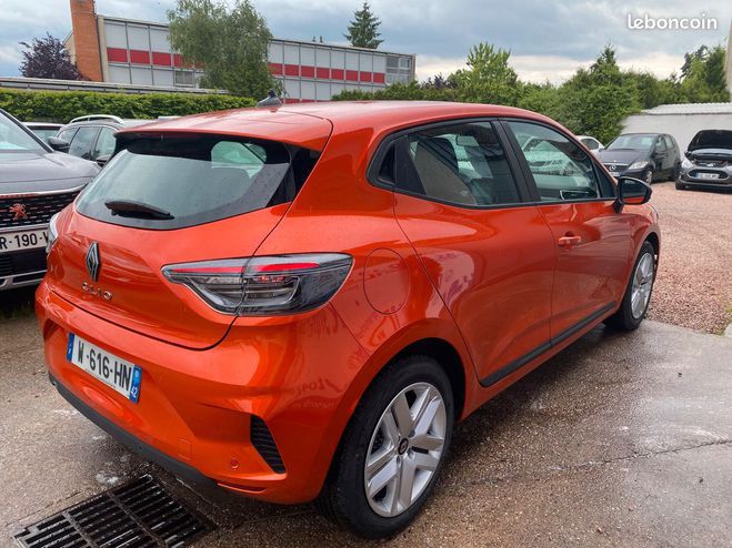 Renault Clio v 1.0 tce 90ch evolution 24 Orange de 2025