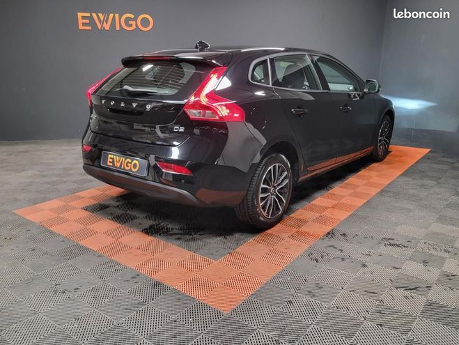 Volvo V40 2.0 D2 120ch ECO MOMENTUM BUSINESS BVA6 Noir de 2018
