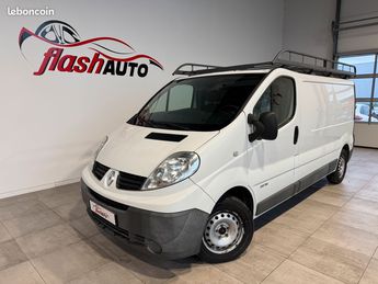  Voir détails -Renault Trafic II PHASE 2 L2H1 DCi 115cv-2011 à Gerzat (63)