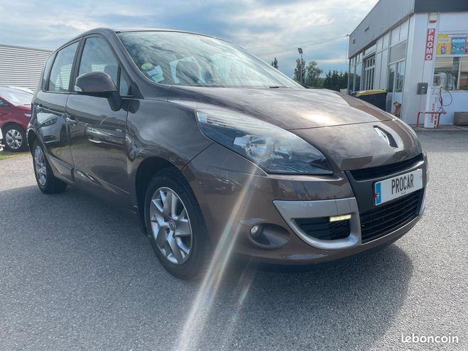 Renault Scenic 1.5 dci 110 expression euro5 Marron de 2011
