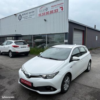  Voir détails -Toyota Auris (180) Phase II 1.8 Vvt-i 136 Boite auto à Cranves-Sales (74)