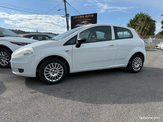 Fiat Grande Punto 1.2 69 chevaux Blanc de 2011