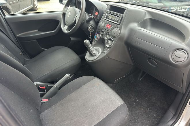 Fiat Panda 1.2 8V 69 ch Dynamic Gris clair de 2011